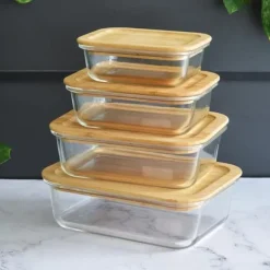 4 stycken glas matlådor med bambu lock i olika storlekar