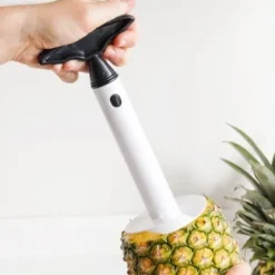 Ananasfräs - SHOP-STORY - Ergonomisk skalare - Beständig plast - Stålblad - 10,5x22x9 cm