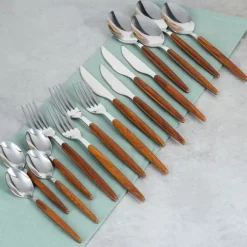 Bestickset i stål, 16 delar