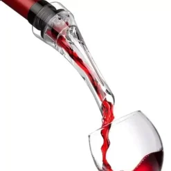 Bärbar vinluftare hällare fästs på valfri vinflaska