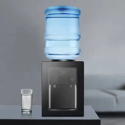 Elektrisk vattenautomat & vattenkylare - Bordsmodell - Varm & kall - 550 W snabb uppvärmning - 75 W kylning - För hem, kontor, husbil - Svart