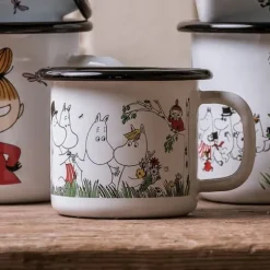 Emaljmugg Mumin Glada Familjen 1.5 dl från Muurla Moomin Colors