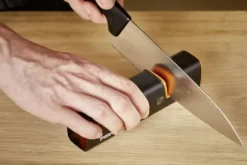 Fiskars Roll-Sharp 978700 knife sharpener