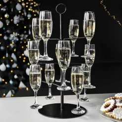 Glasställ för barrestaurang som present till tomthängare till bröllop