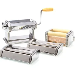 Hemgjord pasta- och raviolimaskin med tillbehör - stort set