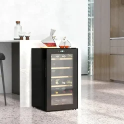 HOMCOM Vinkylskåp, 65 L Dryckeskyl för 24 Flaskor, Flaskkyl, Vinklimaskåp med Invändig Belysning, 5-20°C, Touch, Svart