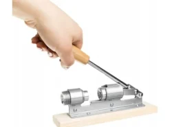 Iso Trade Nötknäppare på stativ