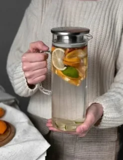 Kanna för drycker, juicer, vatten HIGH med metalllock Wilmax 1500 ml