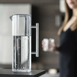 Karaff - GUZZINI - 100 - 1,7 L - BIO-CIRKULÄR PLAST - Ø 10x15,7xh29,7 cm