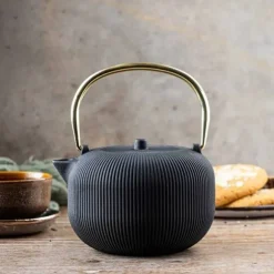 KINGHOFF Gjutjärnsteapot 1L med filter Guld