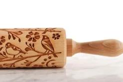 MoodForWood Träkavel, Graverad, 43 cm med Handtag, Perfekt för Bakning - Vårmönster