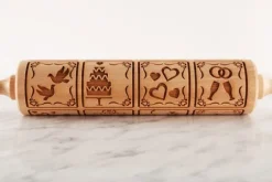 MoodForWood Träkavel, Graverad, 43 cm med Handtag, Perfekt för Bakning - Lovers Pattern