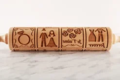 MoodForWood Träkavel, Graverad, 43 cm med Handtag, Perfekt för Bakning - Lovers Pattern