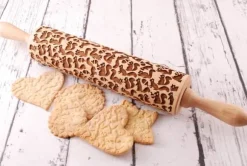 MoodForWood Träkavel, Graverad, 43 cm med Handtag, Perfekt för Bakning - Ekorrmönster