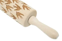 MoodForWood Träkavel, Graverad, 43 cm med Handtag, Perfekt för Bakning - Svalmönster