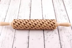 MoodForWood Träkavel, Graverad, 43 cm med Handtag, Perfekt för Bakning - Julgransmönster