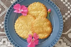 MoodForWood Träkavel, Graverad, 43 cm med Handtag, Perfekt för Bakning - Ungerskt Folkmönster