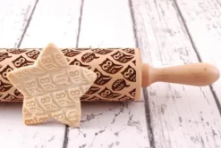 MoodForWood Träkavel, Graverad, 43 cm med Handtag, Perfekt för Bakning - Ugglemönster