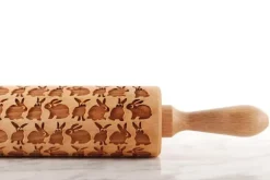 MoodForWood Träkavel, Graverad, 43 cm med Handtag, Perfekt för Bakning - Kaninmönster