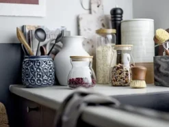 Nukaka skärbräda, brun, marmor