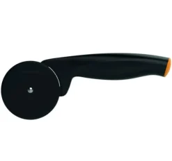 Pizzaskärare Fiskars 1019533