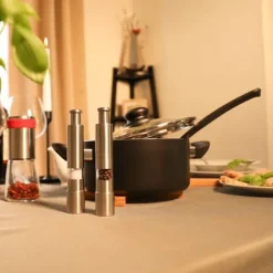 Relaxdays Salt Shaker, Pepper Shaker, Set med 2, Manuell, Salt, Peppar, Kryddkvarn, Rostfritt stål justerbar keramisk kvarn, Silver