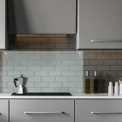 Robust stänkskydd för kök 90 cm