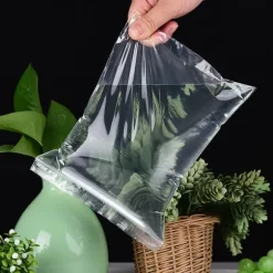 Självförslutande påsar - 11 silke (vit kant) - 8x12 cm (100 stycken)