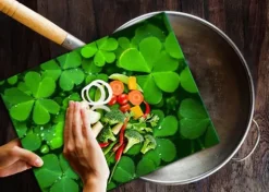 SKÄRBRÄDA I GLAS 52x40 GRÖN