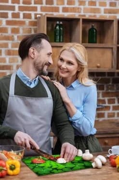 SKÄRBRÄDA I GLAS 52x40 GRÖN