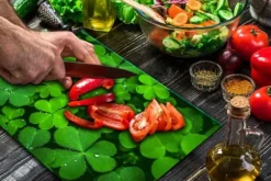 SKÄRBRÄDA I GLAS 52x40 GRÖN