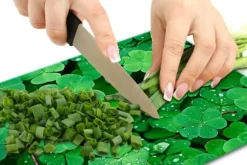 SKÄRBRÄDA I GLAS 52x40 GRÖN