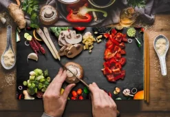 SKÄRBRÄDA I GLAS 52x30 KRYDDOR