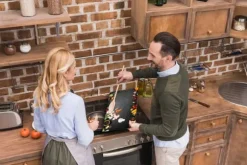 SKÄRBRÄDA I GLAS 52x30 KRYDDOR