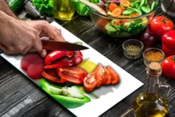 SKÄRBRÄDA I GLAS 52x30 PAPRIKA