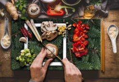 SKÄRBRÄDA I GLAS 52x30 PAPRIKA