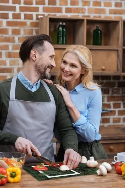 SKÄRBRÄDA I GLAS 52x30 PAPRIKA