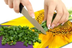 SKÄRBRÄDA I GLASPLATTA 52x40 BLOMMA