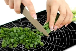 SKÄRBRÄDA I GLASPLATTA 52x40 SVART