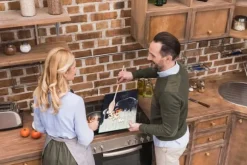 SKÄRBRÄDA I GLASPLATTA 52x40 VIT