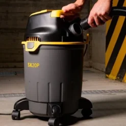 Stanley våt- och torrdammsugare på vagn - 1200 W - 20 L - fläkt ingår