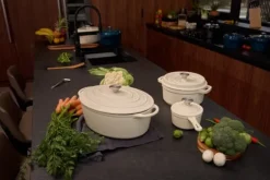 Tierra Oval Gjutjärnsgryta 34cm 6,5L Krämgrön NOIS