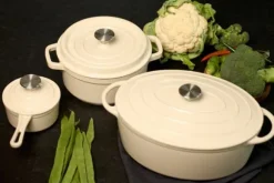 Tierra Oval Gjutjärnsgryta 34cm 6,5L Krämgrön NOIS