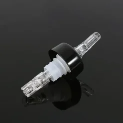 Transparent 50 ml uppmätt flaskhällare för whisky, vin och sprit, perfekt för hemmabar