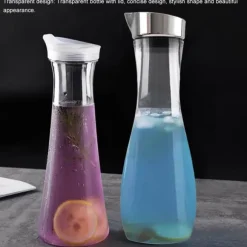 Transparent akryl juicekanna med lock - 1,2L kapacitet