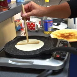 Träkavel för pannkakor