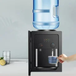 Vattendispenser - Bänkmodell - Varmt/Kallt Vatten - Spänning 220V 50Hz - 550W Värme, 75W Kyla - Flöde 4 L/h ≥90°C, 1 L/h ≤15°C - Svart