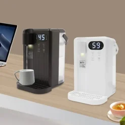 Vattendispenser - Elektrisk bordsmodell - 3 L Kapacitet - 12 Temperatursteg 25–99°C - 220–240 V 50 Hz - PP-material - Svart