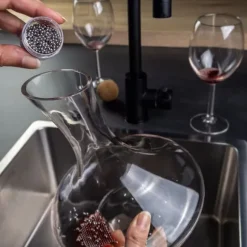 Vinkaraff / dekander Glaskaraff med 1,8 liter för rödvin Blyfri karaff i kristallglas Munblåst vinluftare med rengöringspärlor