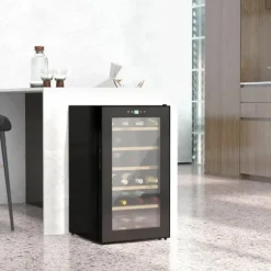 Vinkyl 24 flaskor, 5–20 °C, LED, 43×45×75 cm, svart